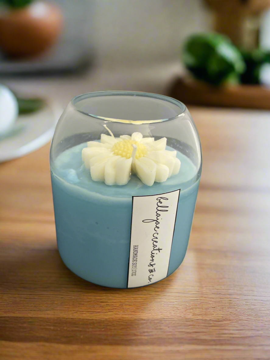 Daisy Springtime Scented 15oz Soy Candle