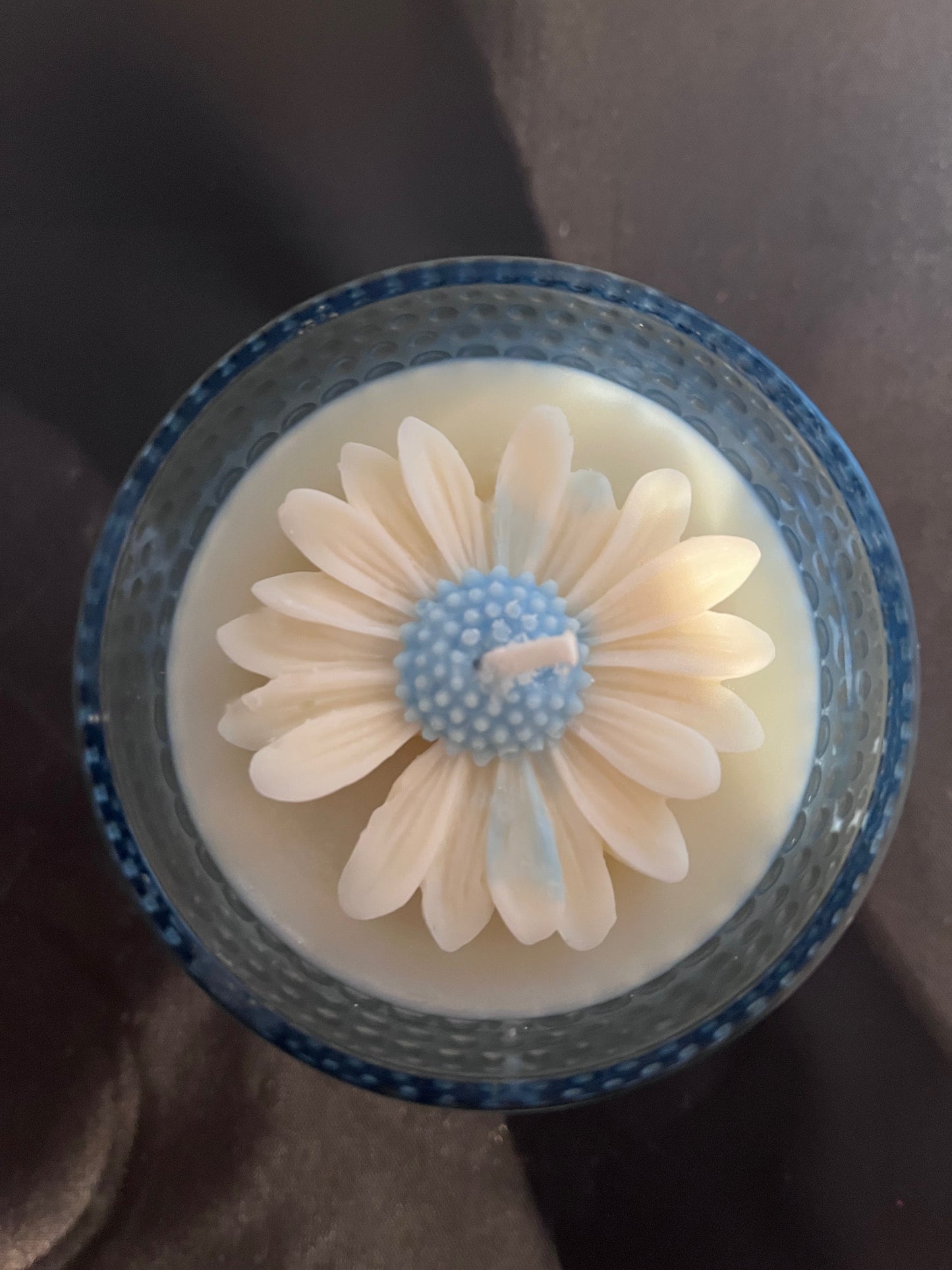 Blue Daisy 9oz Soy Candle