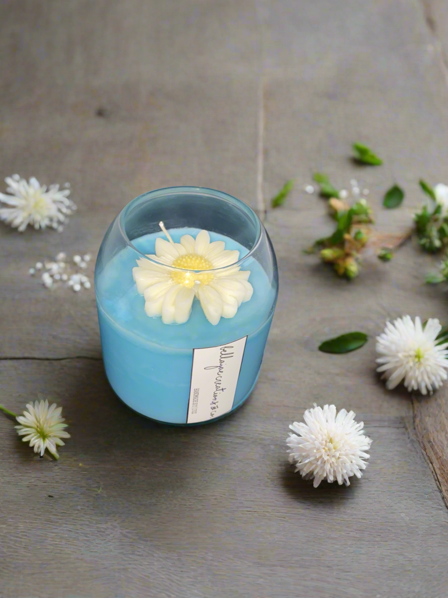 Daisy Springtime Scented 15oz Soy Candle