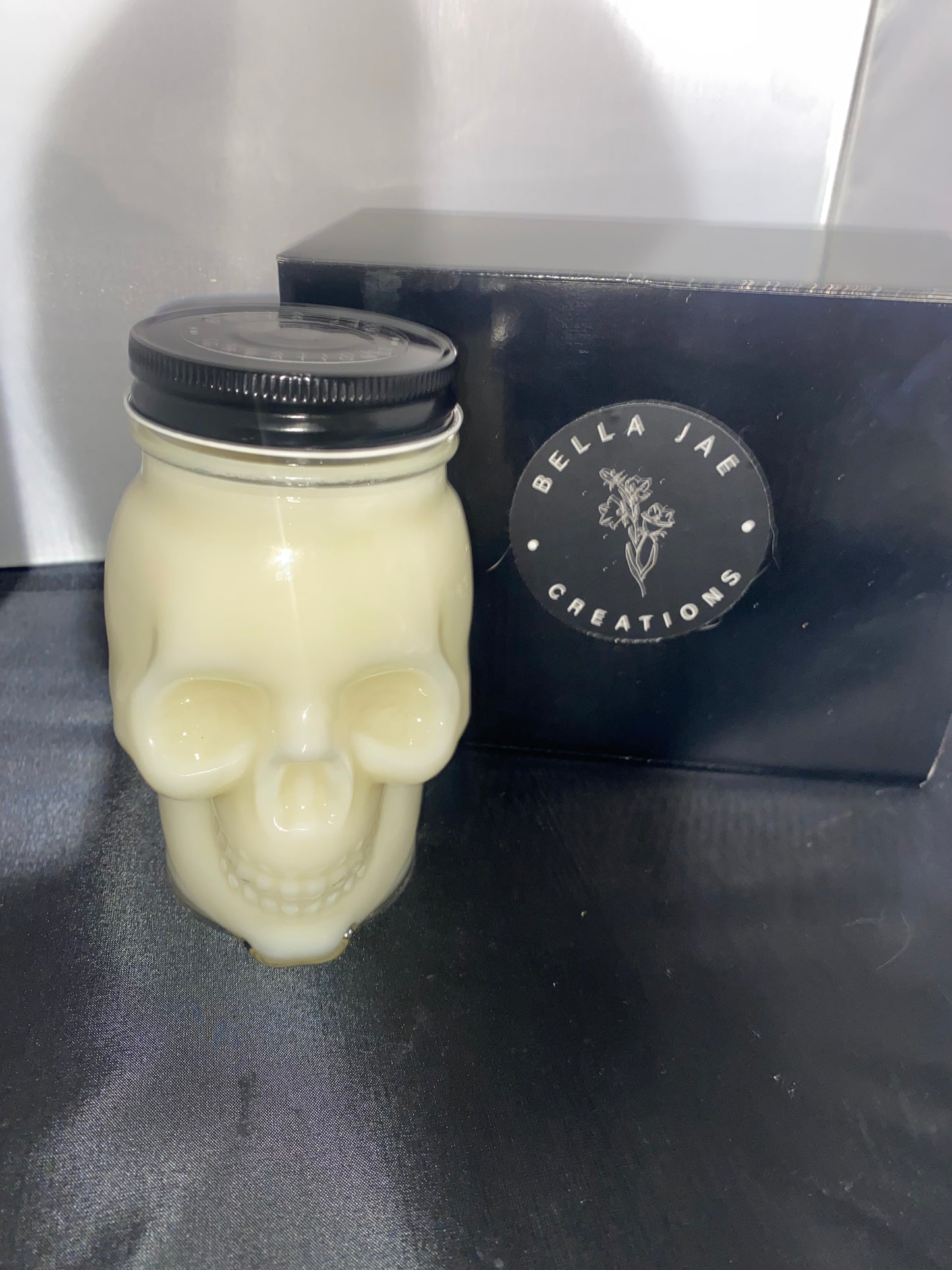 Skull 16oz Scented Candle